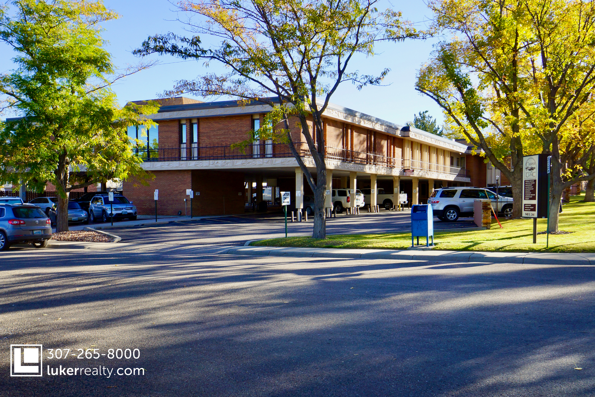 The Casper Clinic exterior from E. 3rd Street